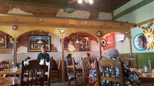 Restaurant «Los Mariachis Mexican Restaurant», reviews and photos, 319 N Commerce St, Gainesville, TX 76240, USA