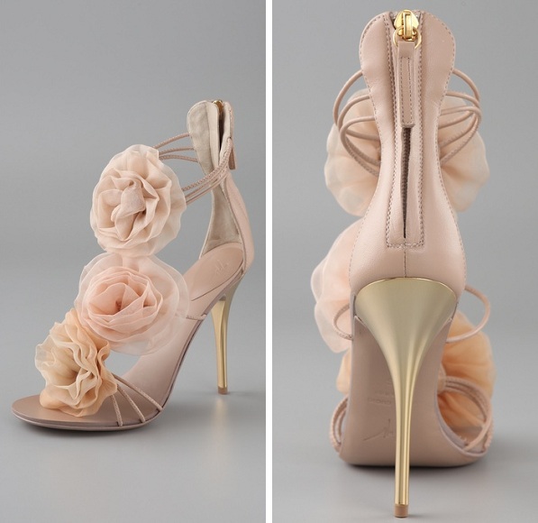 La-La Linh: Trendy Tuesdays: Blush Wedding Shoes