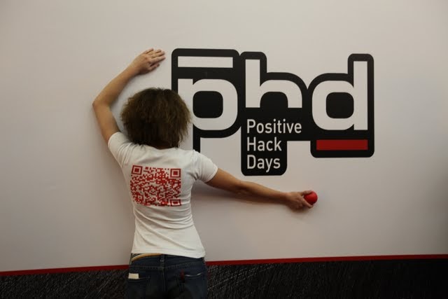 Positive hack days 2024. Positive Hack Days фото. Positive Hack Days 2021 фото. Positive Hack Days стенды. Phdays футболки.