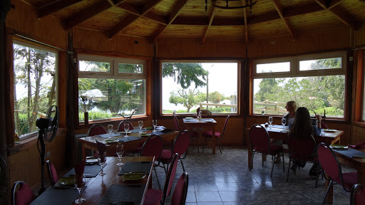 Cabañas Y Restaurant La Valenciana, Ruta Internacional 215, Puyehue, Décima Región de Los Lagos, Chile, Comida | Los Lagos