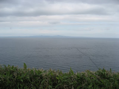 根室海峡 羅臼灯台がきれいに見えます クジラの見える丘公園 北海道 羅臼町 神戸からの食いしんぼドライブ 食べるの大好き