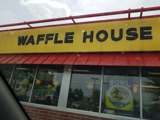 Breakfast Restaurant «Waffle House», reviews and photos, 505 N Bluff Rd, Collinsville, IL 62234, USA