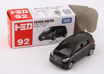 Hộp sản phẩm Tomica 92 Toyota Ractis màu đen