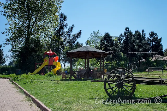 Sakarya, Karasu'daki Acarlar Longozu'ndaki çocuk parkı