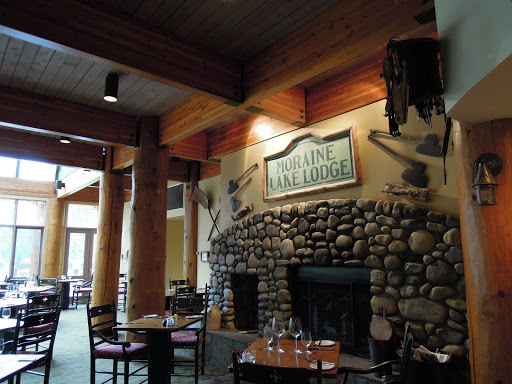 Отель Moraine Lake Lodge