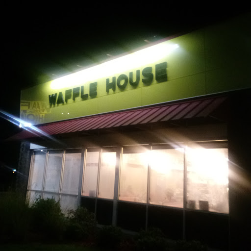 Breakfast Restaurant «Waffle House», reviews and photos, 2448 Carolina Beach Rd, Wilmington, NC 28401, USA