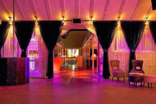 Gallery club