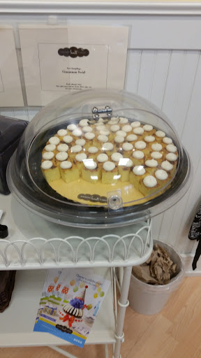 Bakery «Nothing Bundt Cakes», reviews and photos, 5890 W Thunderbird Rd #101, Glendale, AZ 85306, USA