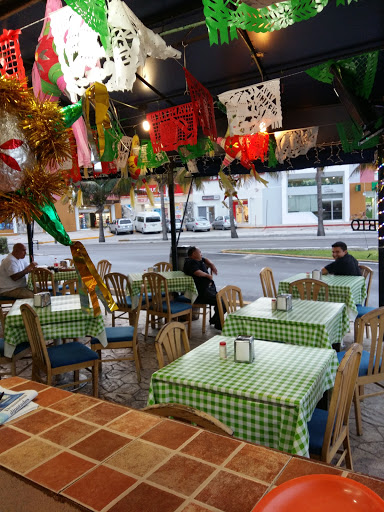 Tacun, Boulevard Kukulkan KM. 11.5, Zona Hotelera, 77500 Cancún, Q.R., México, Restaurante de comida para llevar | SON