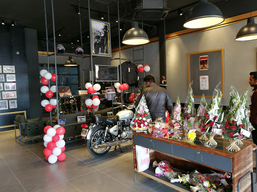 Royal Enfield Showroom Udaipur, THE KPM MOTORS, 10-11-12, CONNAUGHT PLACE, Shobhagpura,, Shobhagpura Cir, Pulla Bhuwana, Shobhagpura, Udaipur, Rajasthan 313001, India, Two_Wheeler_Manufacturer, state RJ