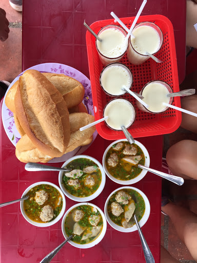 Bánh mì xíu mại Hoàng Diệu
