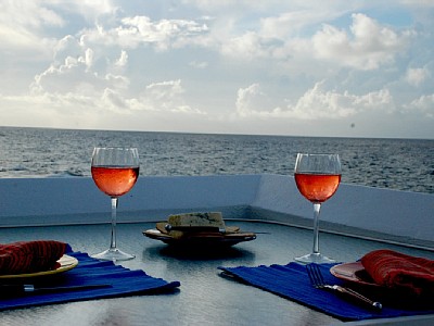boat+drinks+date+.jpg