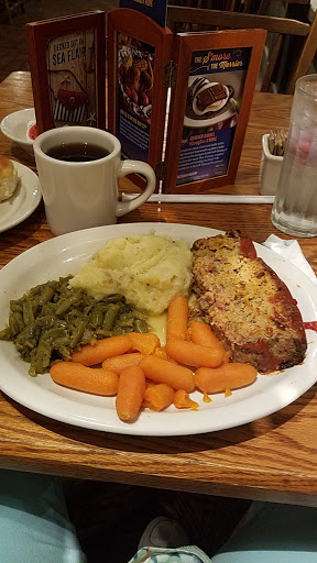 American Restaurant «Cracker Barrel Old Country Store», reviews and photos, 650 N 12th St, Murray, KY 42071, USA