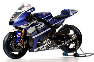 Jorge_Lorenzo_Yamaha_Factory_Racing_YZR-M1_2011_04_1200x800