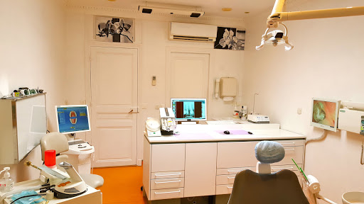 Dr Escaut André - Parodontiste - parodontologie, implants dentaires, couronnes dentaires