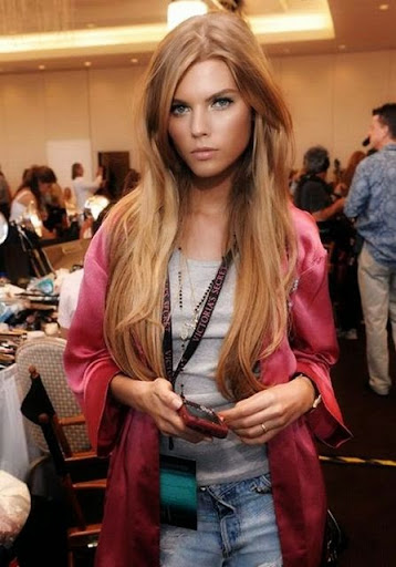 long blonde highlighted hairstyles