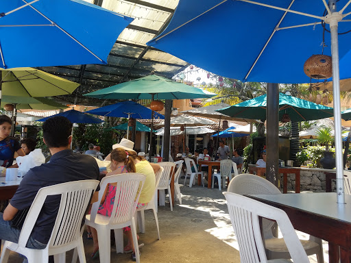 The Pub, Punta Celiz, Mza 23 Lte 11, 77750 Puerto Aventuras, Q.R., México, Pub restaurante | QROO