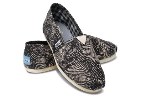 Simple & Healthy Living: Toms Shoe Trend is Sweeping the Nation