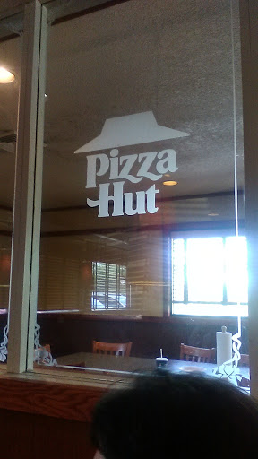 Pizza Restaurant «Pizza Hut», reviews and photos, 921 S Gloster St, Tupelo, MS 38801, USA