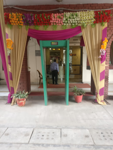 Mela Restaurant, Vardhman Chamber, Pvr Complex, Guru Virjanand Marg, AK Market, Vikaspuri, Delhi, 110018, India, Diner, state UP