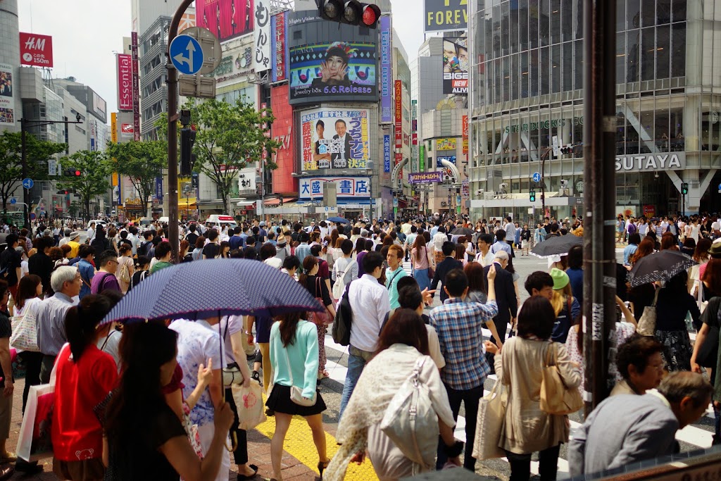 Shibuya crossing crowd