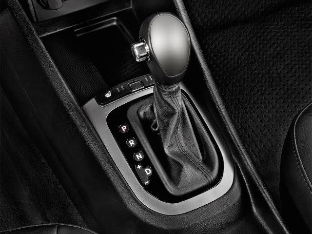 2014 Kia Rio-gear-shift-style