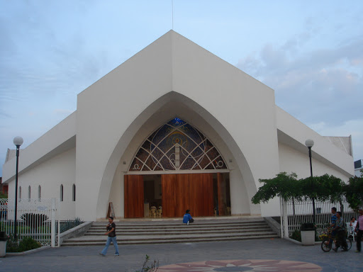 Parroquia de Santo Santiago, Prol. 2 de Abril No. 1, Tecomán Centro, 28100 Tecomán, COL, México, Iglesia católica | COL