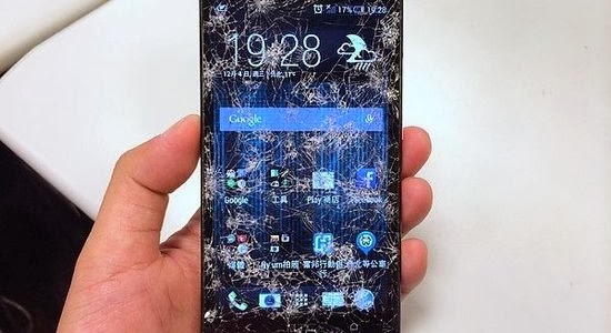 HTC-One-broken-screen-1-550x300.