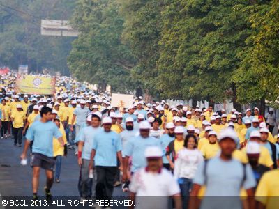 Participants took part in Rotary Club Of Nagpur's and Arneja heart Institute 'Nagpur Walkathon'