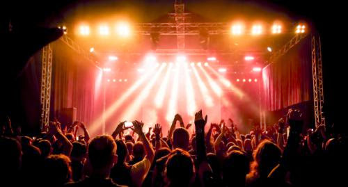 10 Reasons To Take Your Date To A Gig