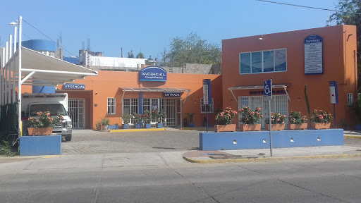 Mediciel Hospitalizacion, Avenida Jose Maria Morelos Y Pavon 6, Centro, 40880 Zihuatanejo, Gro., México, Hospital | GRO
