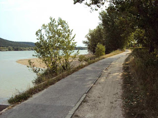 Radweg in Ungarn an der Donau