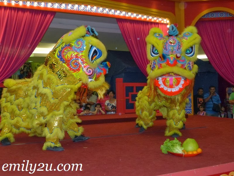 Lion Dance Performance @ AEON Kinta City