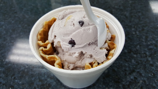 Ice Cream Shop «Somerset Creamery - Somerset», reviews and photos, 146 County St, Somerset, MA 02726, USA