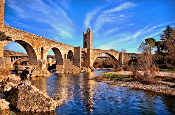 Puente románico sobre Besalú
