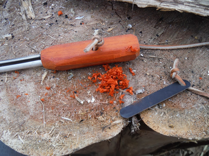 Padauk+handle+scrapings.JPG