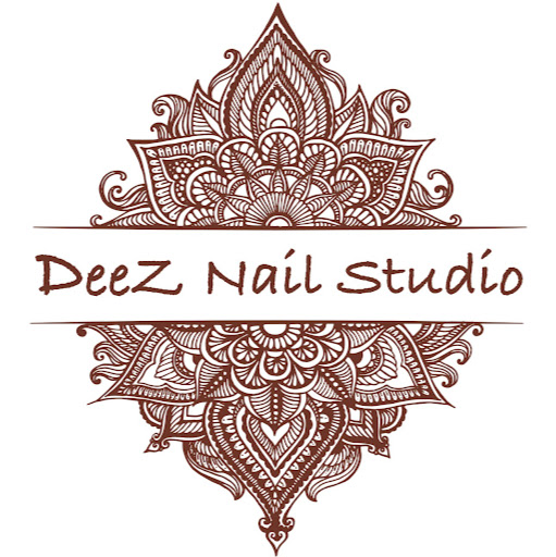 DeeZ Nail Studio logo