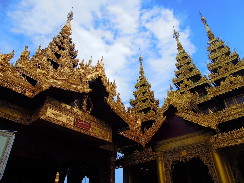 Как не впечатлили Янгон и Золотой Камень