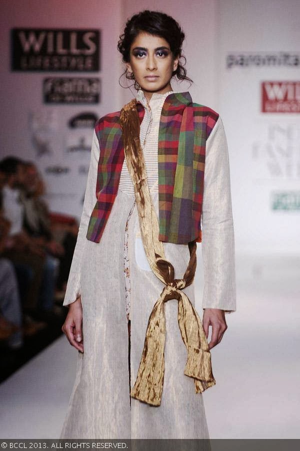 Binal showcase a creation by fashion designer Paromita Banerjee on Day 2 of Wills Lifestyle India Fashion Week (WIFW) Spring/Summer 2014, held in Delhi.