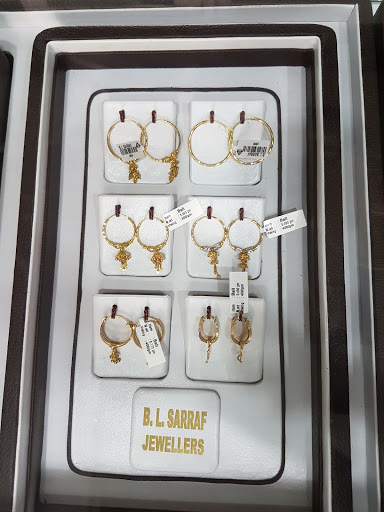 B.L. Sarraf Jewellers, Pokhraira, chhata chowk, kalambhag road, Muzaffarpur, Bihar 842001, India, Jeweller, state BR