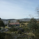 Looking onto Round Mountain Hut from behind (289504)