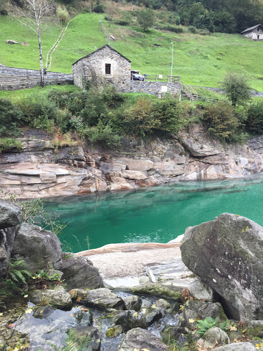 Barrage de Contra