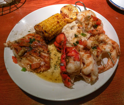Seafood Restaurant «Red Lobster», reviews and photos, 21065 Dulles Town Cir, Sterling, VA 20166, USA