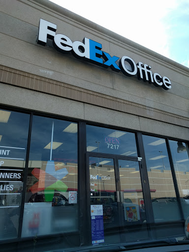 Print Shop «FedEx Office Print & Ship Center», reviews and photos, 7217 W Forest Preserve Ave, Norridge, IL 60706, USA