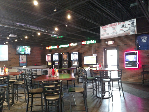 Bar & Grill «Blue 42 Sports Bar and Grill», reviews and photos, 629 Ellis Blvd NW, Cedar Rapids, IA 52405, USA