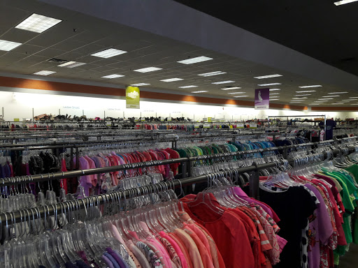 Thrift Store «Kyrene & Warner Goodwill Retail Store & Donation Center», reviews and photos, 575 W Warner Rd, Tempe, AZ 85284, USA