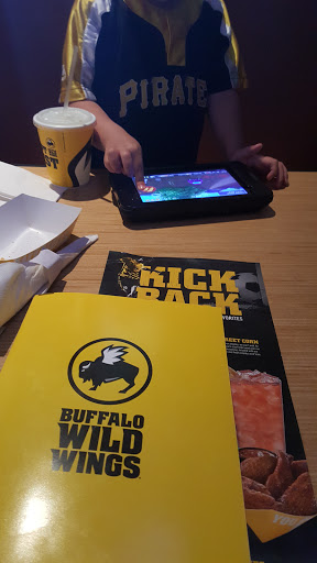 Chicken Wings Restaurant «Buffalo Wild Wings», reviews and photos, 480 Home Dr, Pittsburgh, PA 15275, USA