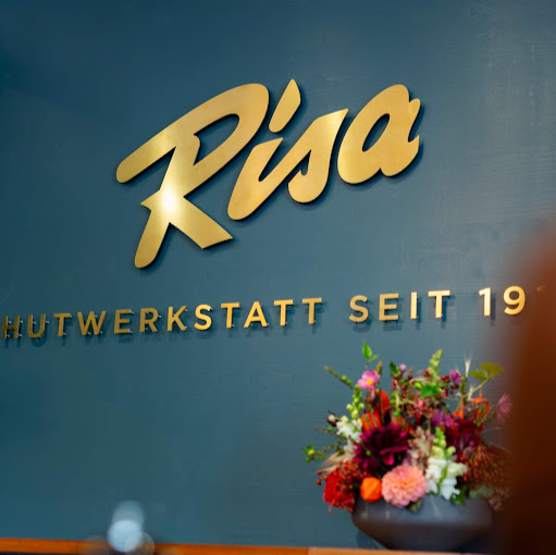 Schwarz- Atelier Risa Basel logo
