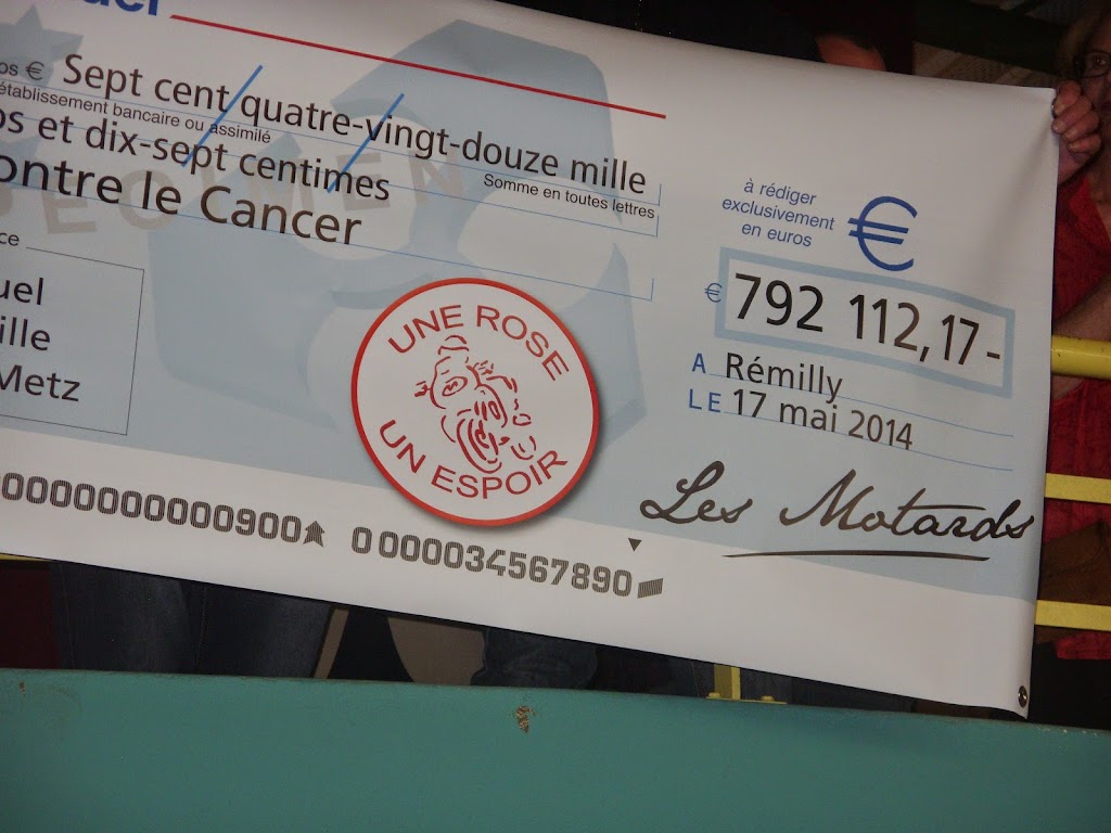Remise du chèque 2014 à Rémilly. SDC10142