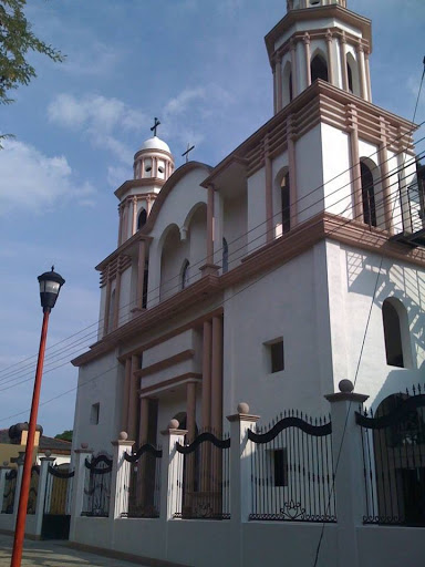 Templo de san nicolas de tolentino, Juárez Oriente s/n, Centro, 61853 La Huacana, Mich., México, Institución religiosa | MICH